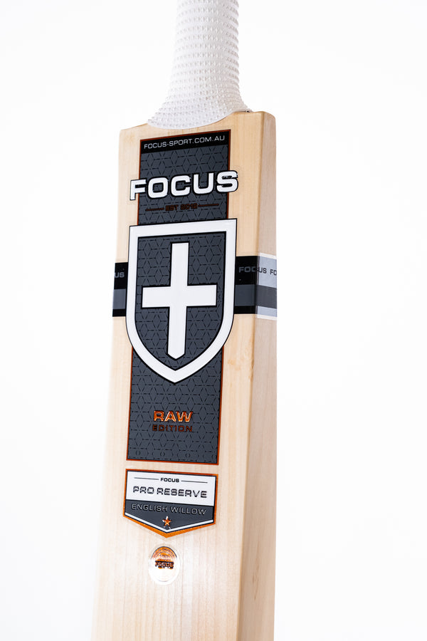Focus Raw Limited Youth Cricket Bat Focus Raw Limited Youth Cricket Bat