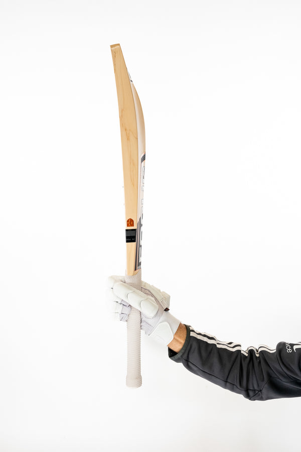 Focus Raw Limited Youth Cricket Bat Focus Raw Limited Youth Cricket Bat