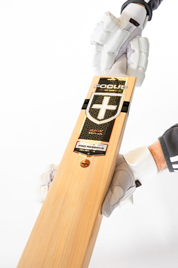 Focus Raw Limited Youth Cricket Bat Focus Raw Limited Youth Cricket Bat