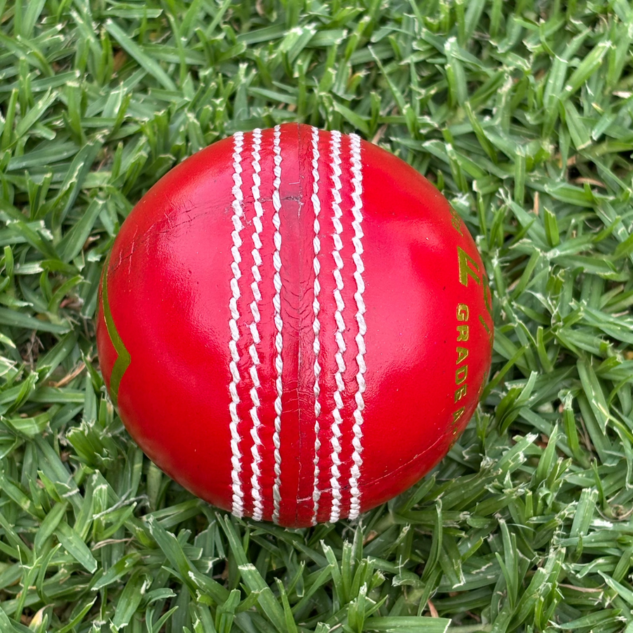 Focus LIMITED Series 156g Ball - 4pc Red - Australian Seam Focus LIMITED Series 156g Ball - 4pc Red - Australian Seam