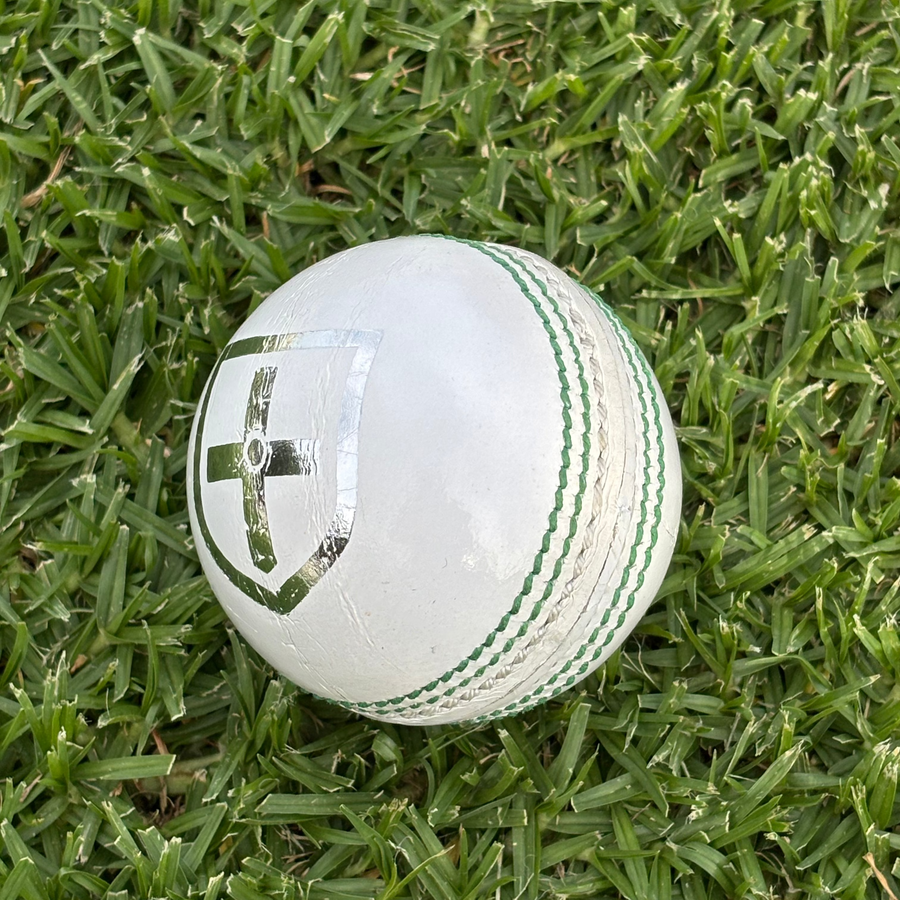 Focus LIMITED  Series 142g Balls - 4pc White - Australian Seam Focus LIMITED  Series 142g Balls - 4pc White - Australian Seam