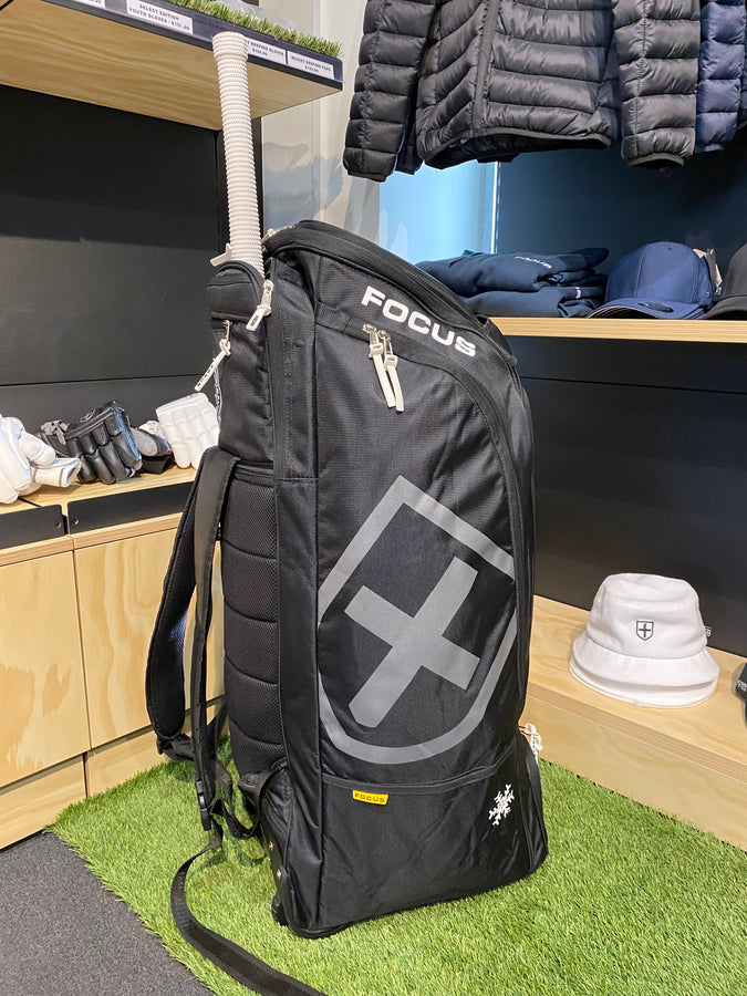 Focus PLAYERS EDITION Wheelie Duffle Bag Focus PLAYERS EDITION Wheelie Duffle Bag