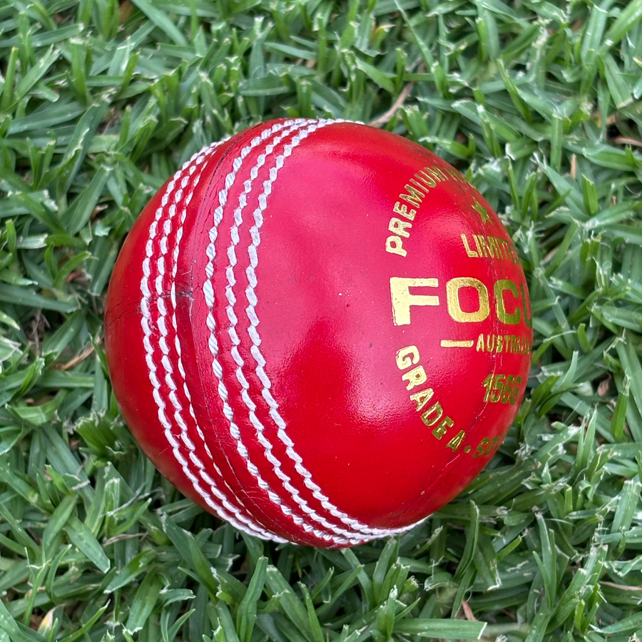 Focus LIMITED Series 142g Ball - 4pc Red - Australian Seam