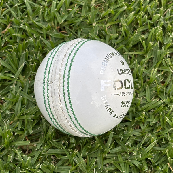 Focus LIMITED Series 156g Balls - 4pc White - Australian Seam