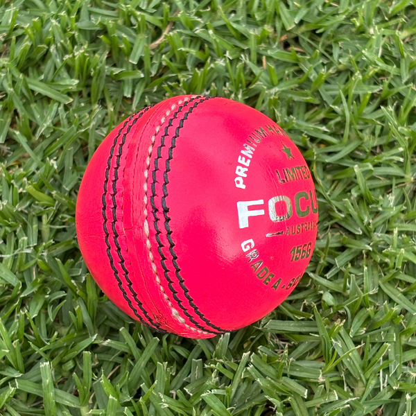 Focus LIMITED  Series 156g Ball - 4pc Pink - Australian Seam