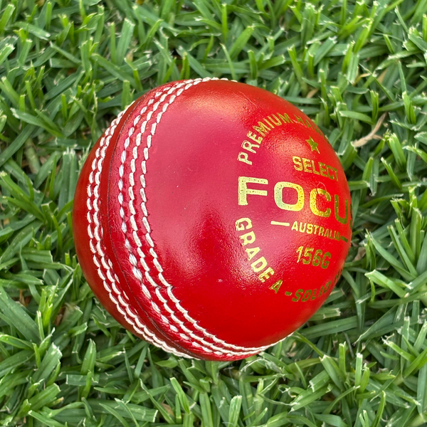Focus SELECT Series 156g Ball - 2pc Red - Australian Seam
