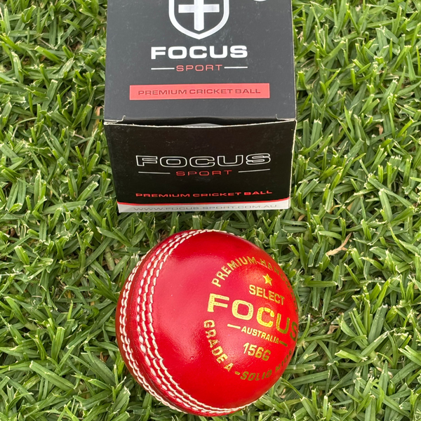 Focus SELECT Series 156g Ball - 2pc Red - Australian Seam