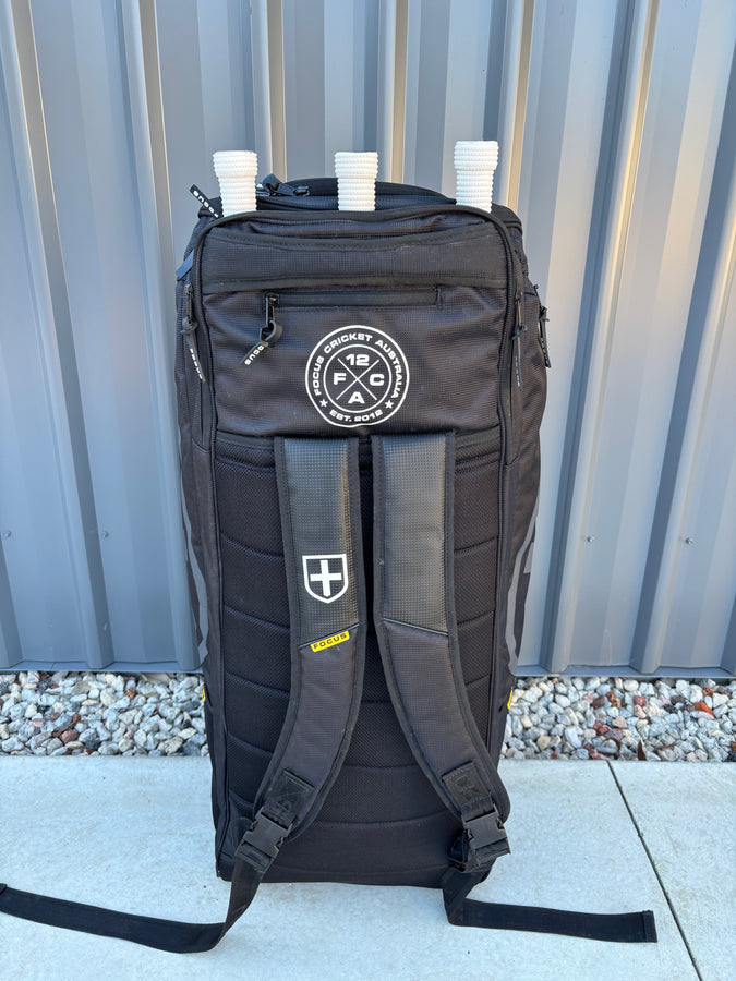Focus LIMITED EDITION Duffle Bag - 3 Bats
