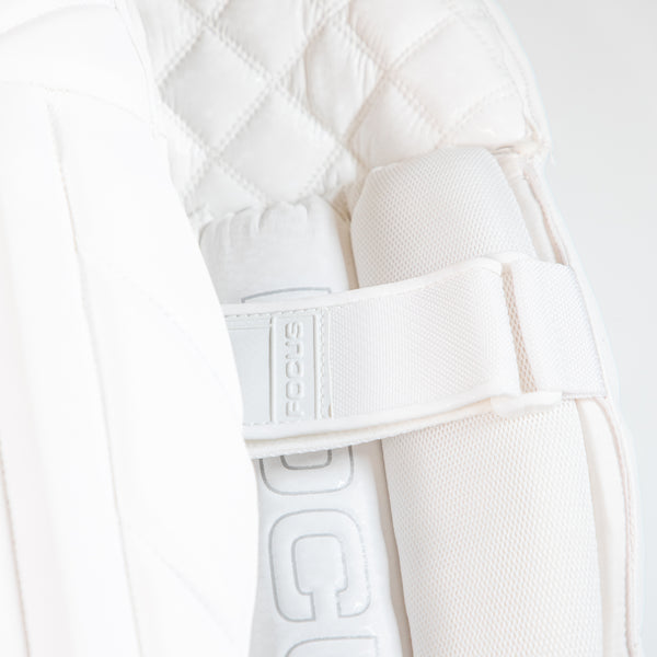 Focus Wicket Keeping Gear - Adult