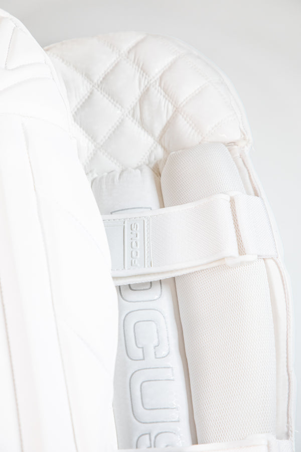 Focus Wicket Keeping Gear - Youth