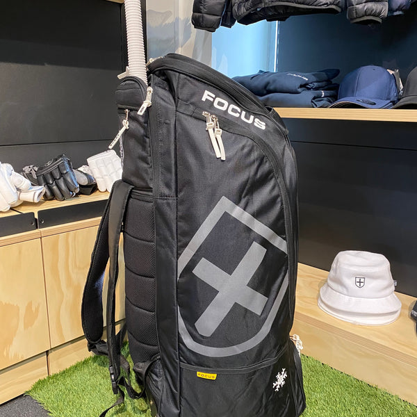 Focus PLAYERS EDITION Wheelie Duffle Bag
