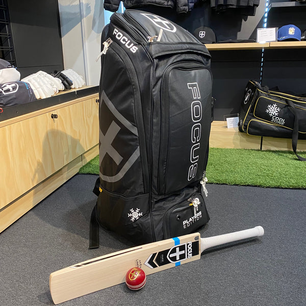 Focus PLAYERS EDITION Wheelie Duffle Bag