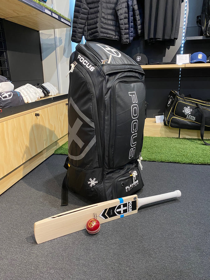 Focus PLAYERS EDITION Wheelie Duffle Bag