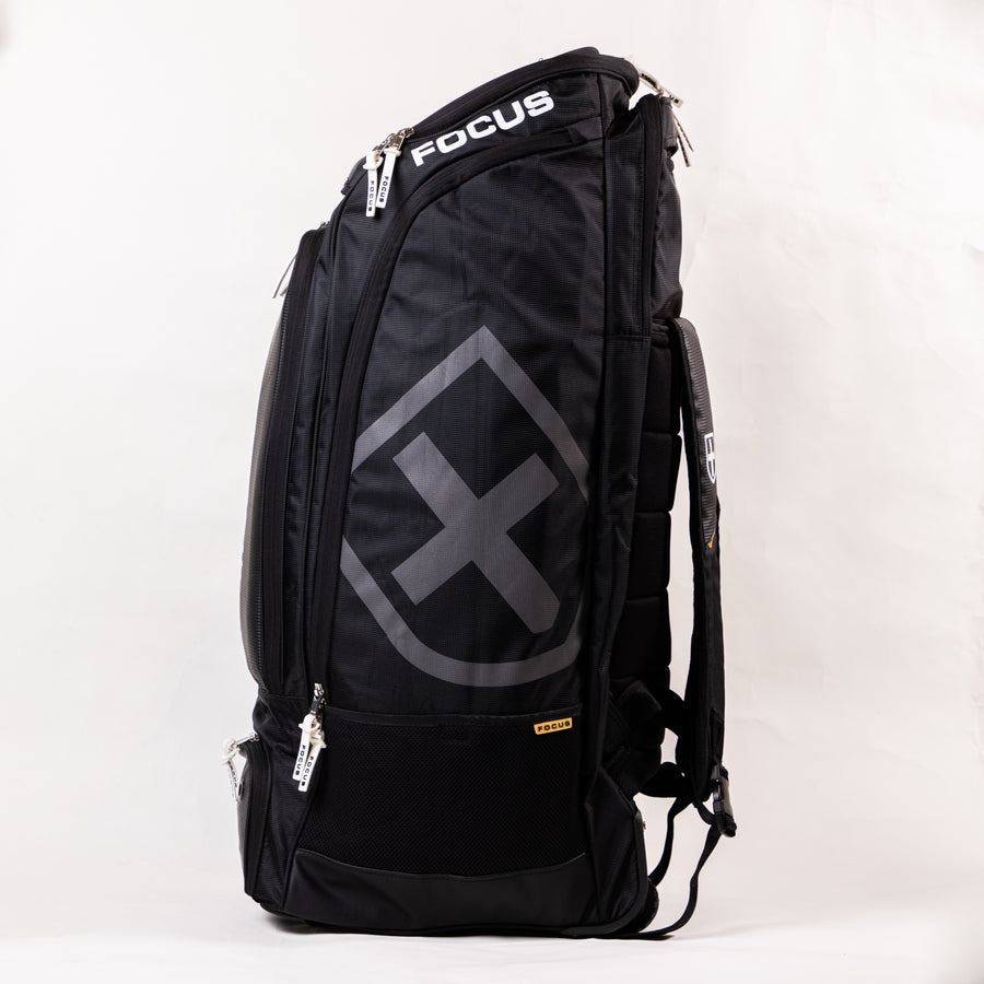 Focus PLAYERS EDITION Wheelie Duffle Bag