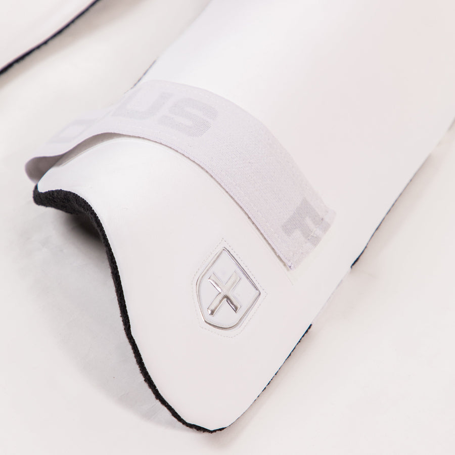 FOCUS cricket thigh guards with adjustable straps designed for protection and comfort